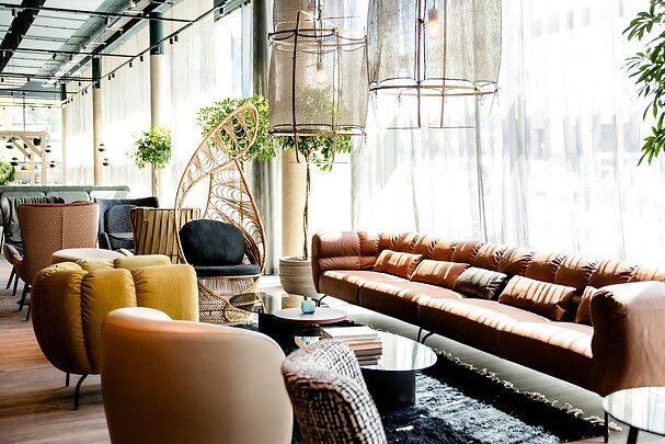 12_lounge_MotelOne-Paris-Versailles.jpg